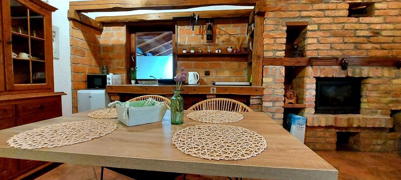 Studio Apartman Buteo Jastrebarsko Exterior foto